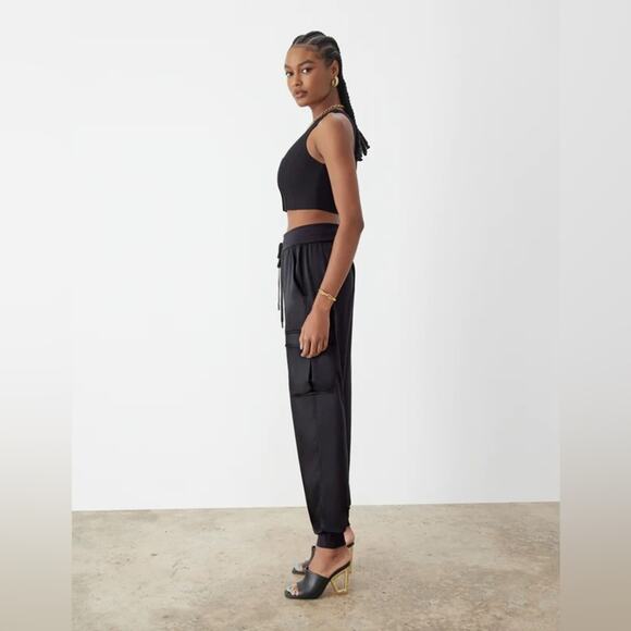 NWT GSTQ Black Satin Jogger Cargo Pants Womens Size XL - Picture 3 of 9